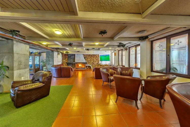 Flora hotel