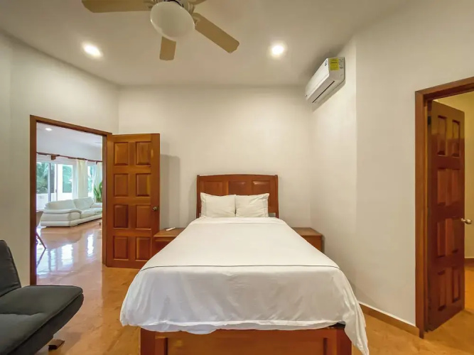 Arenika Beach House