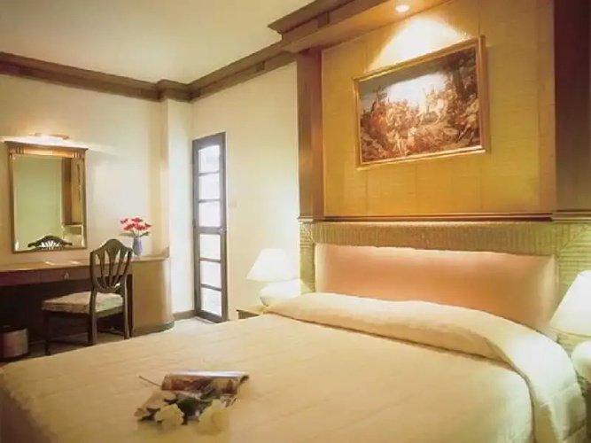 Golden Cliff House