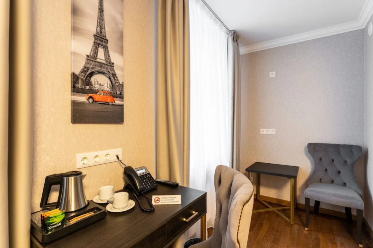 Aparthotel Plaza KG