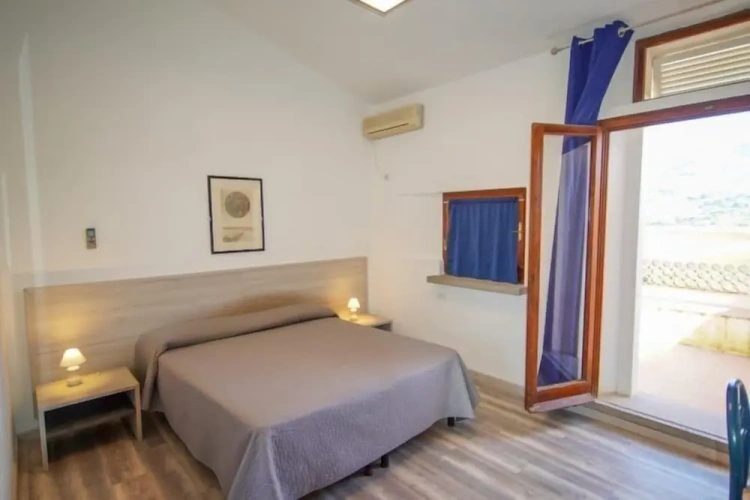 Classic Double room with balcony and with sea view