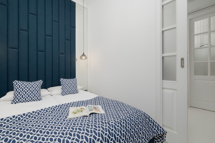 Air Conditioning & Balcony by Renters