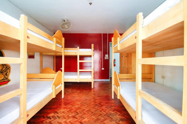 Lokal Hostel