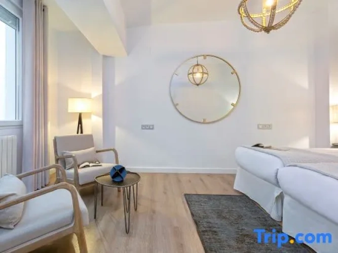 3 Bedrooms Apartment