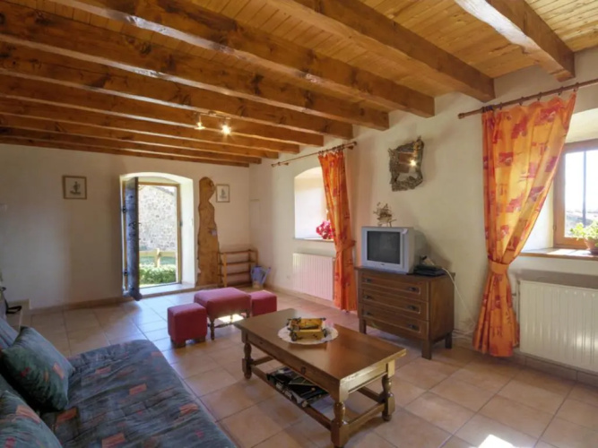 Gîte Burdignes, 4 Pièces, 6 Personnes - Fr-1-496-96
