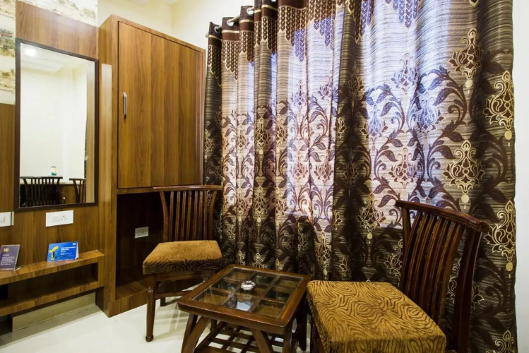 FabHotel Royal Villa