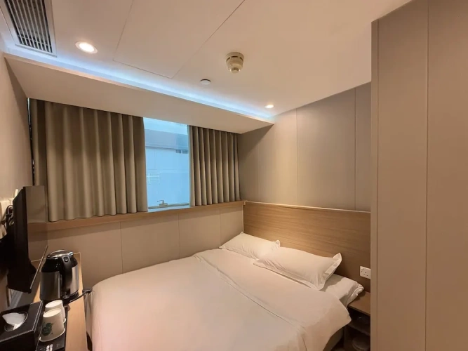 Classic Double room with city view