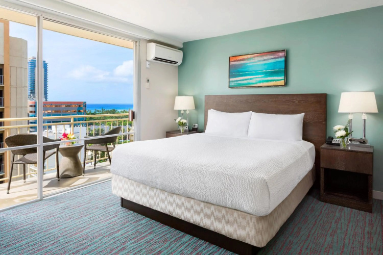Courtyard by Marriott Waikiki Beach