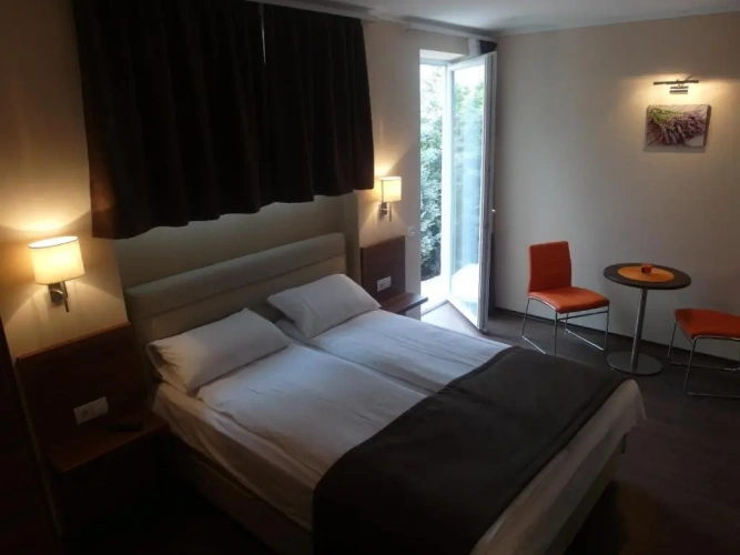 1 Bedroom Deluxe Apartment