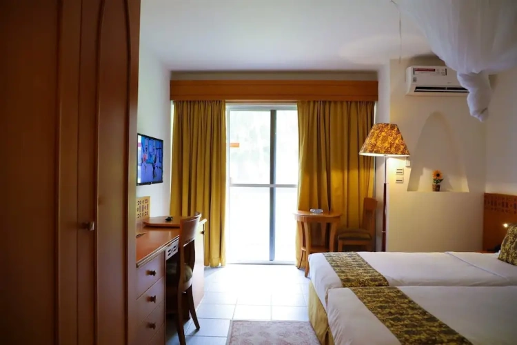 Deluxe Triple room with garden view