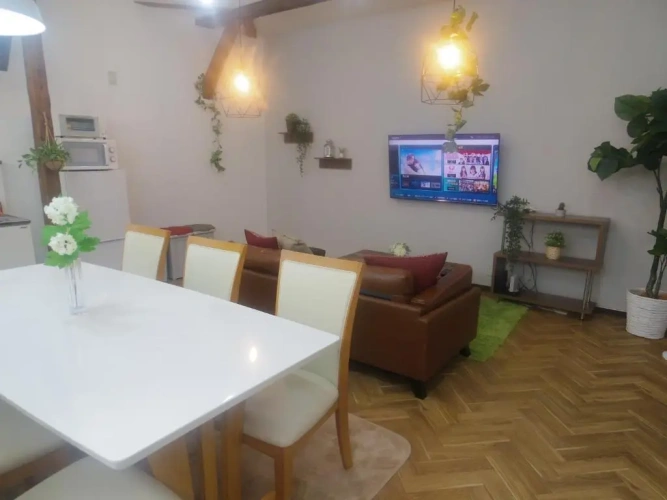 5 Bedrooms Cottage