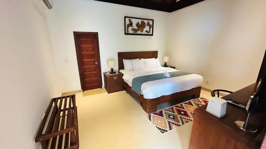 Atholhu Residence
