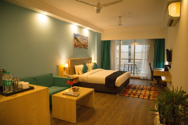 Four Leaf Service Suites