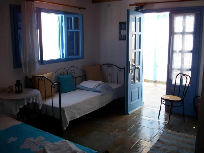Floras Rooms and Studios