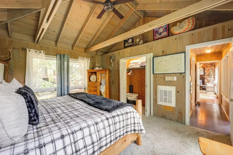 Close to Trails! Seven Devils Retreat w/ Hot Tub