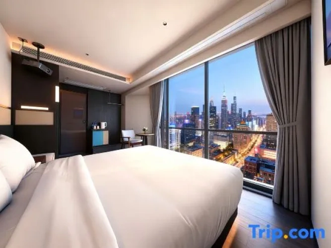 Standard room with city view