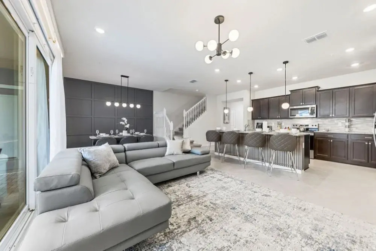 1287 Blue Paradise Way