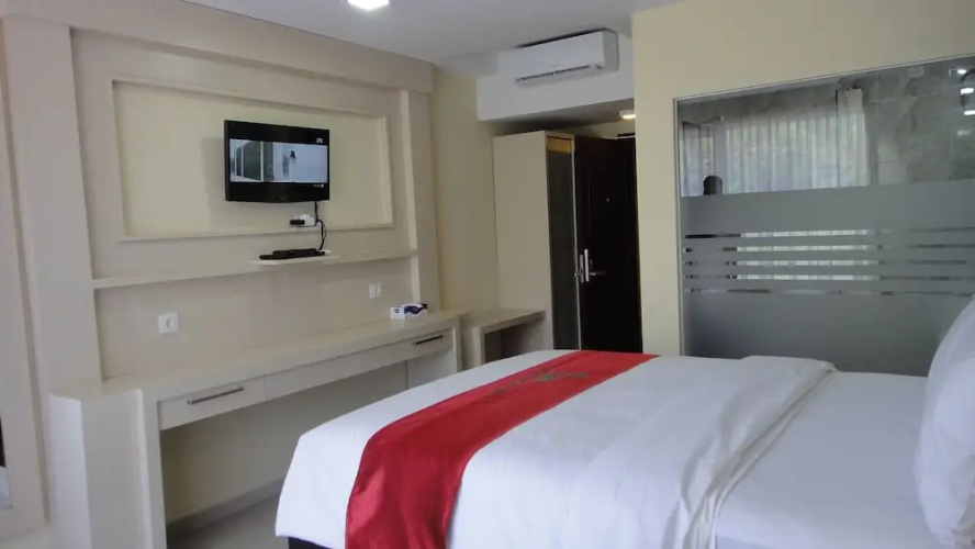The Arya Hotel