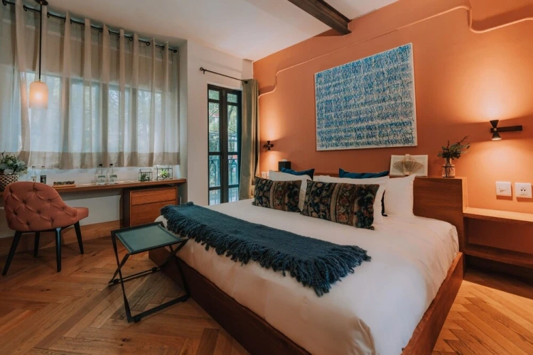 Deluxe room with balcony