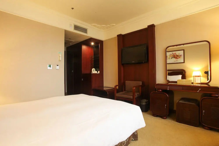 K-Pop Hotel