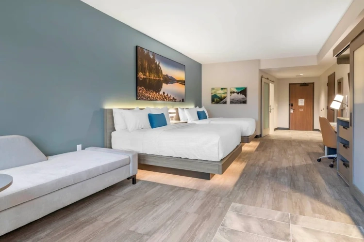 Quadruple Suite with balcony