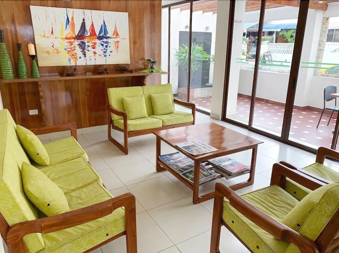 Hotel Palmira Inn