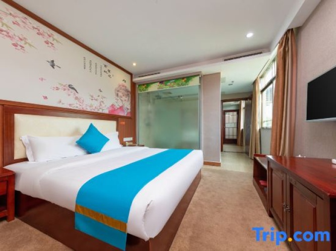 Business Triple Suite