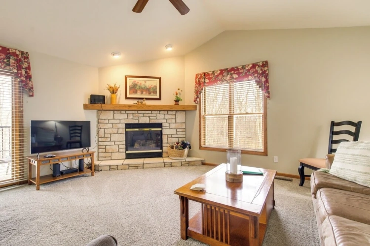 2 Bedrooms Apartment