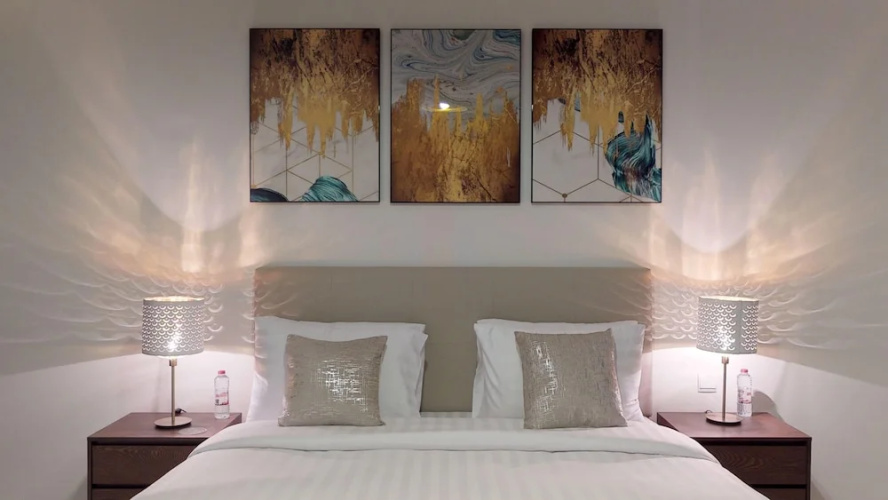 Lux BnB Dubai Creek Residences