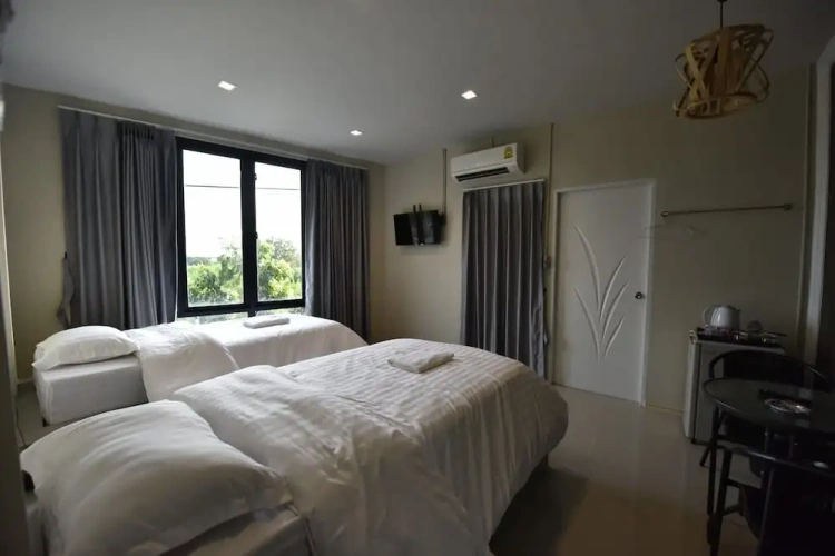 Deluxe Twin room with balcony