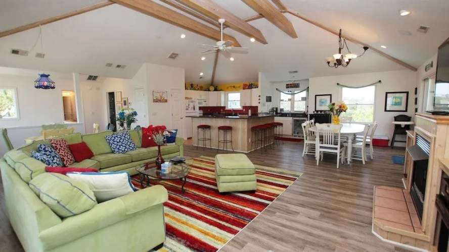 Maritime - 6 Br home by RedAwning
