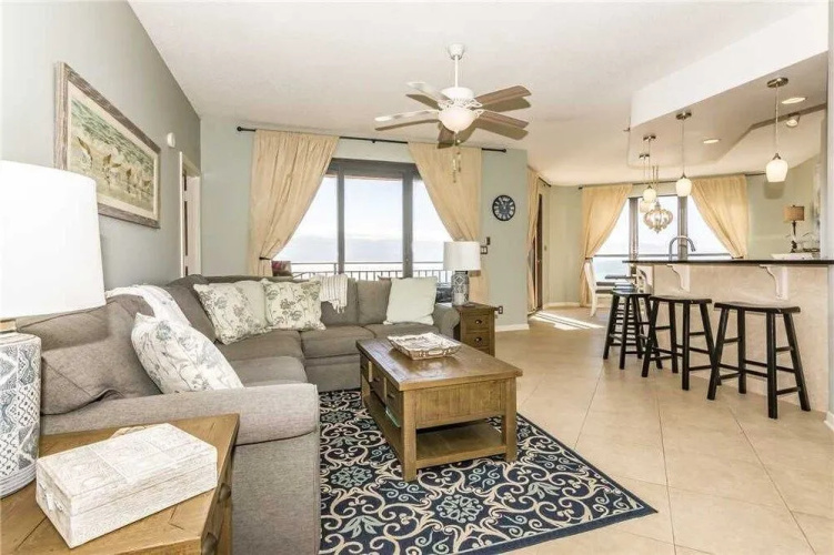 Seachase 504E - 3 Br condo by RedAwning
