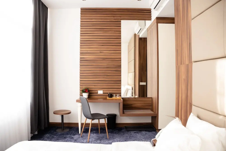 Olivia Rooms