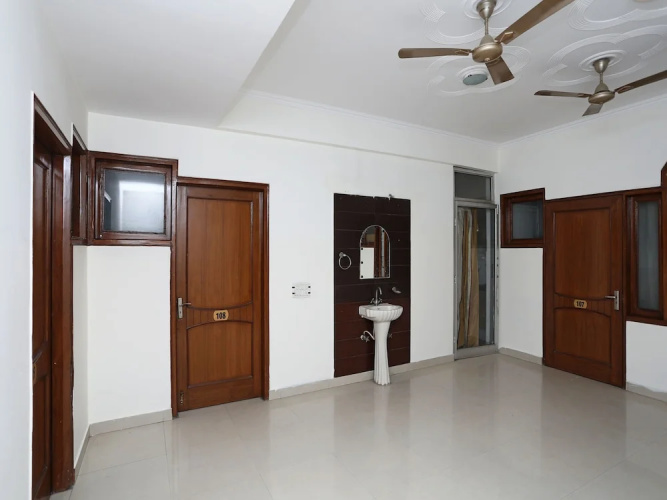 OYO 14306 Advantage Homes