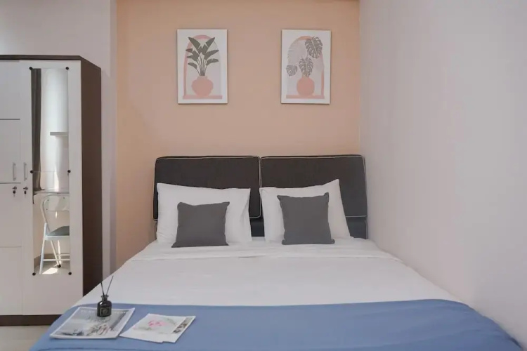Comfy And Minimalist Studio Apartment B Residence