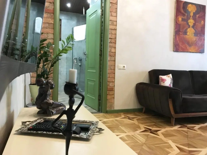 2 Bedrooms Apartment