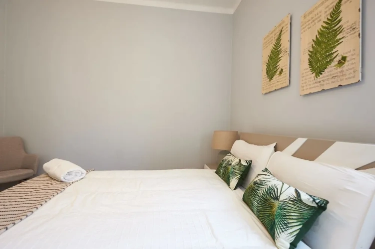 3 Bedrooms Apartment
