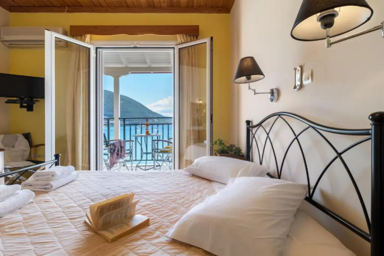Apostolos Apartment 4