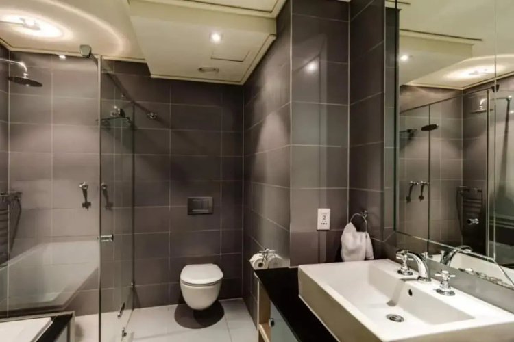 705 Cape Royale Luxury Apartment