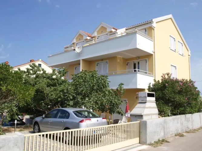 2 Bedrooms Apartment with balcony and with sea view