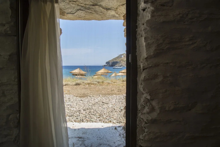 Spathi Beach Bar Restaurant & Suites