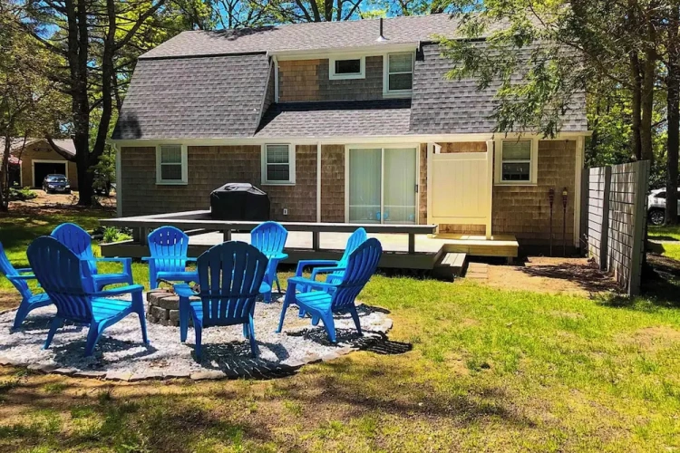 4 Bedrooms Cottage