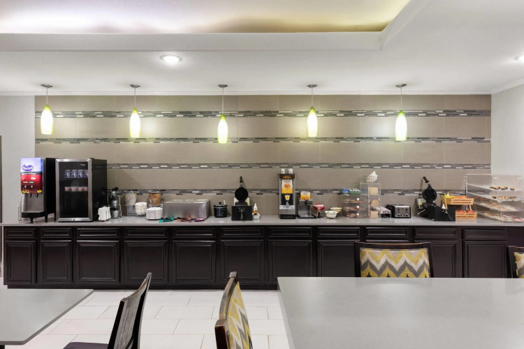 La Quinta Inn & Suites by Wyndham Kyle - Austin South