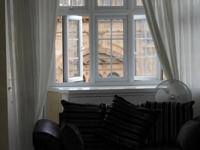 2 Beds Harrods Apartments