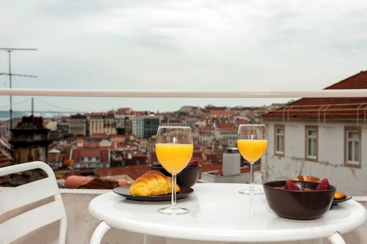 Apartment with balcony and with river view