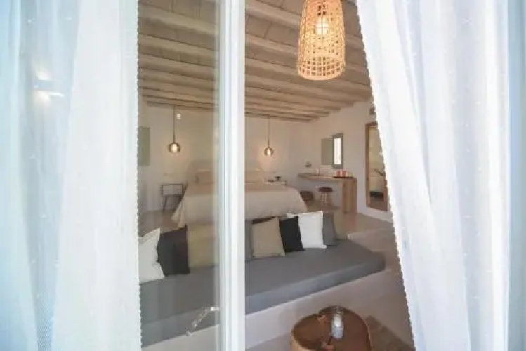 THA-LIA Myconian Suites and Studios