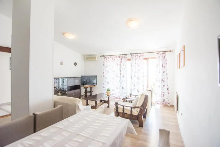 Apartment Rajna