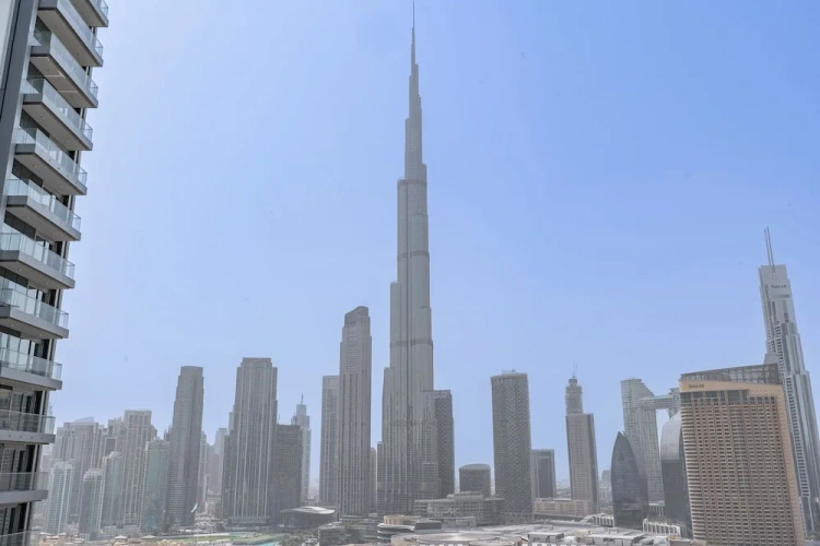 Vida Dubai Mall Balcony with Burj & City Views – Walk to Dubai Mall by Heaven Crest Vacation Homes