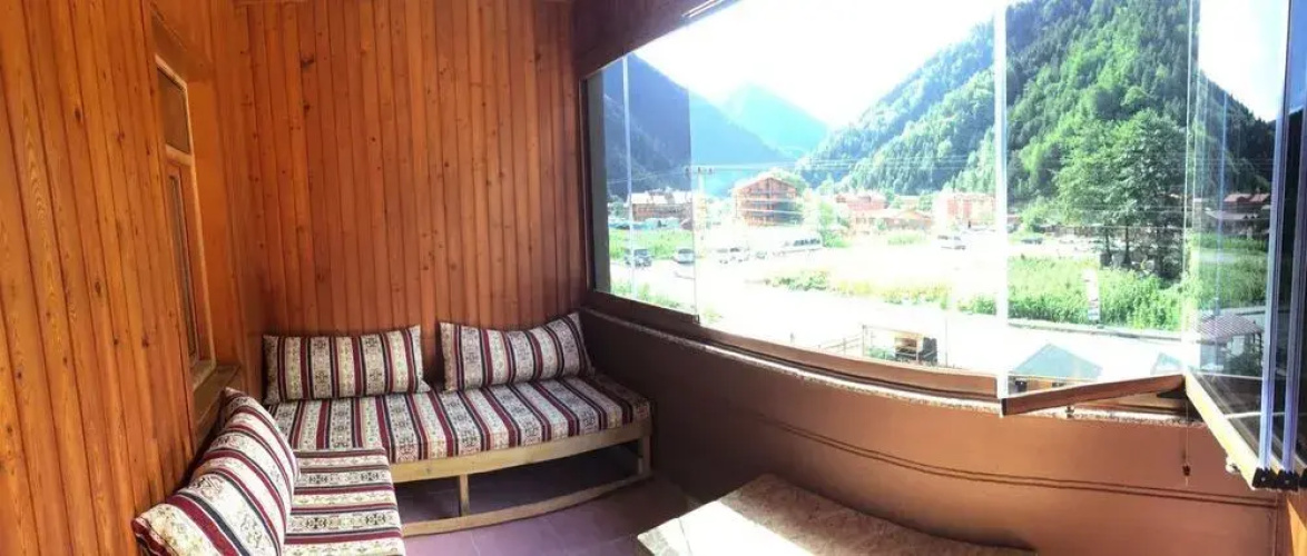 Minaz Hotel