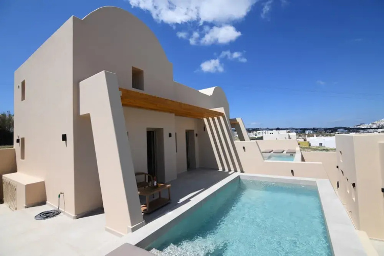 Santorini - Villa - Sleeps 4 - Pool - Parking